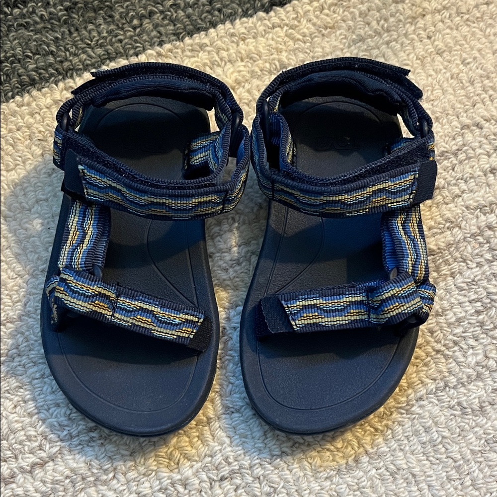 Like new TEVA Kids Blue Sandals - size 7